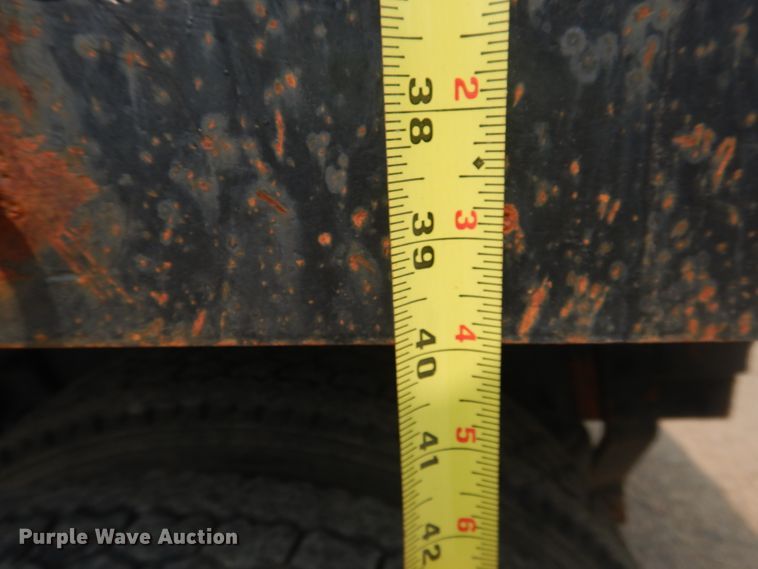 image for item HU9507 2005 Freightliner Columbia  dump truck