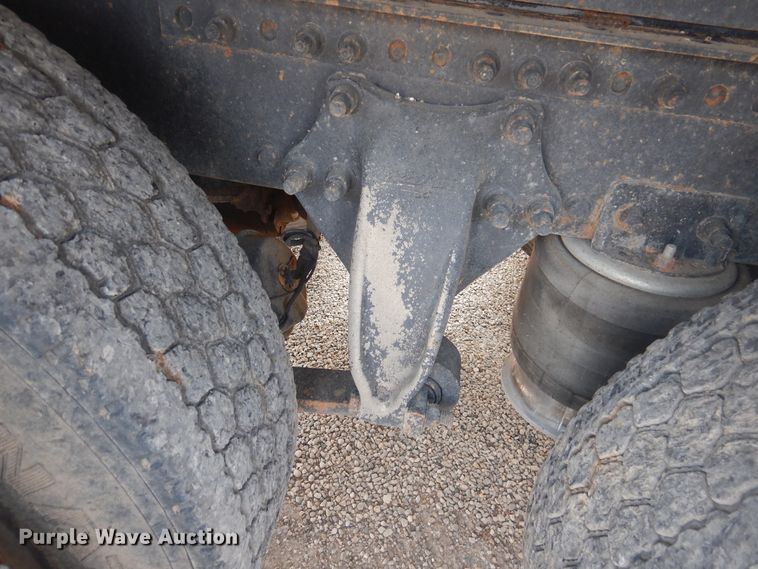 image for item HU9507 2005 Freightliner Columbia  dump truck