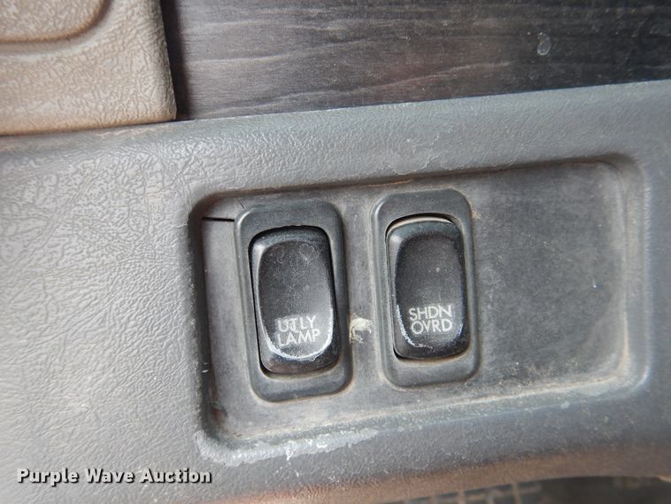 image for item HU9507 2005 Freightliner Columbia  dump truck