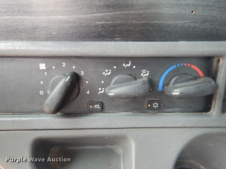 image for item HU9507 2005 Freightliner Columbia  dump truck