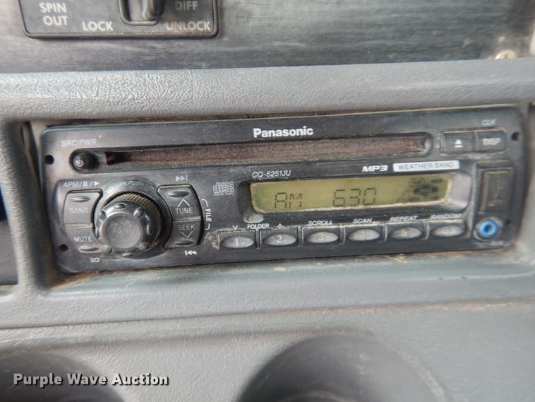 image for item HU9507 2005 Freightliner Columbia  dump truck