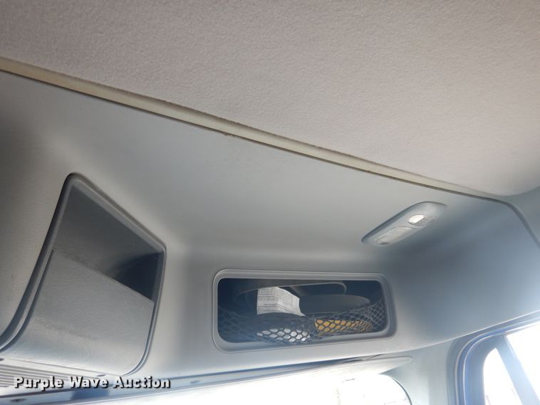 image for item HU9507 2005 Freightliner Columbia  dump truck