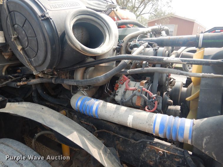 image for item HU9507 2005 Freightliner Columbia  dump truck