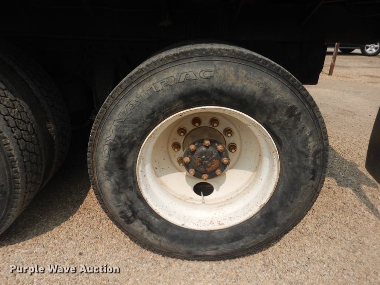 image for item HU9507 2005 Freightliner Columbia  dump truck