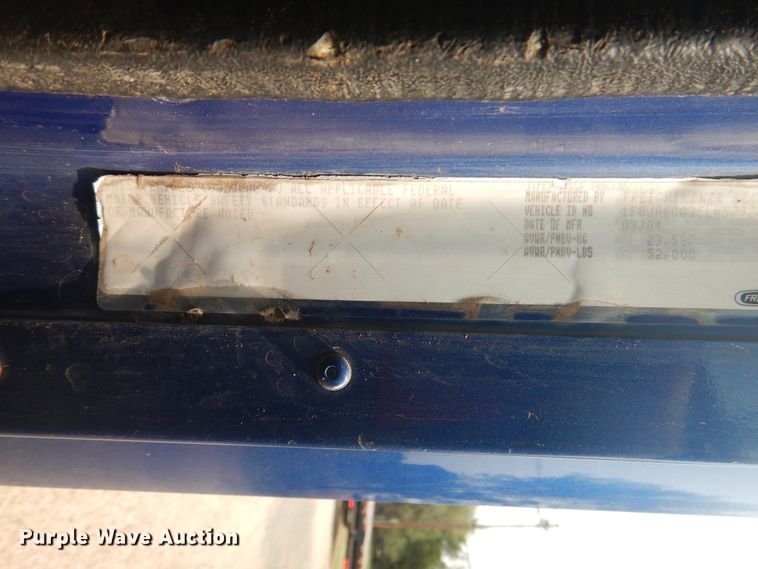 image for item HU9507 2005 Freightliner Columbia  dump truck