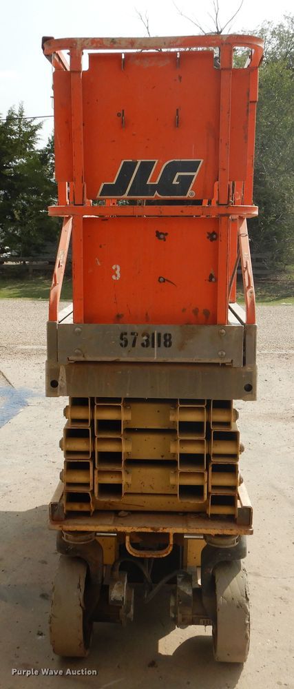 image for item HU9509 2005 JLG 2630ES  scissor lift