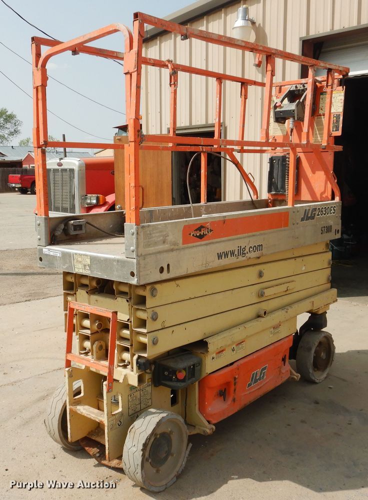 image for item HU9509 2005 JLG 2630ES  scissor lift