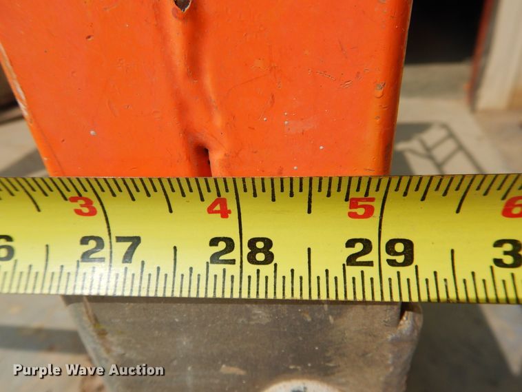 image for item HU9509 2005 JLG 2630ES  scissor lift