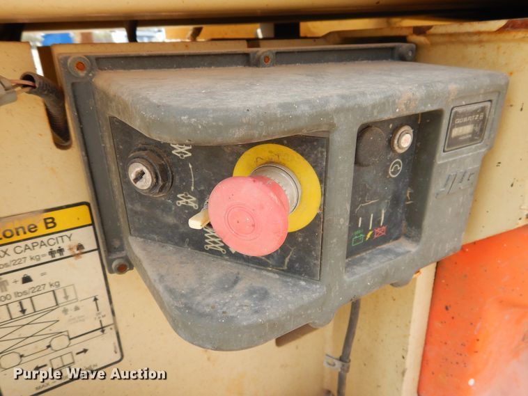 image for item HU9509 2005 JLG 2630ES  scissor lift