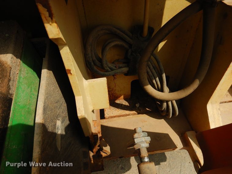 image for item HU9509 2005 JLG 2630ES  scissor lift