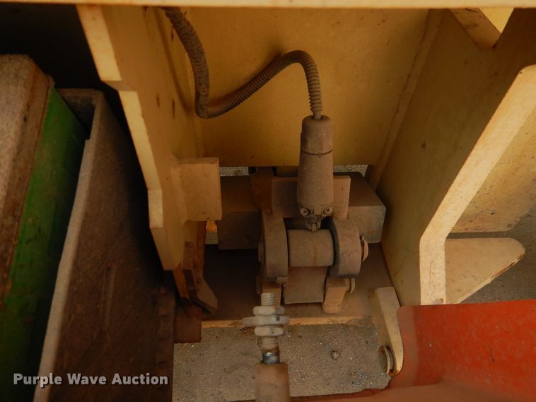 image for item HU9509 2005 JLG 2630ES  scissor lift