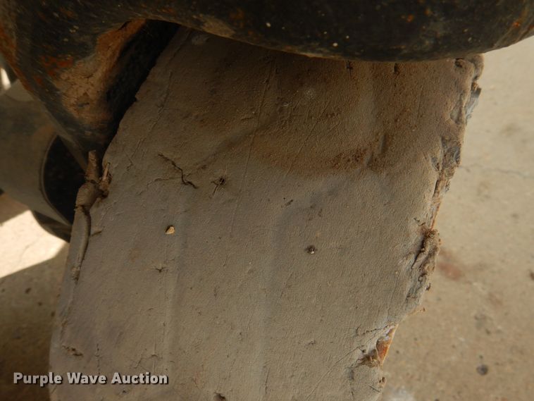 image for item HU9509 2005 JLG 2630ES  scissor lift