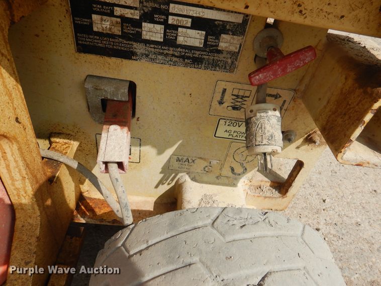 image for item HU9510 2007 JLG 1930ES  scissor lift