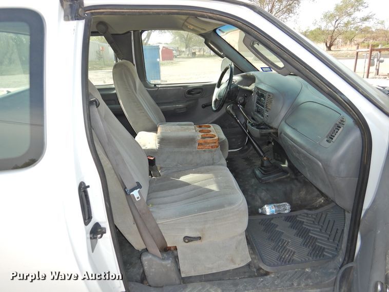 image for item HU9601 2003 Ford F150  SuperCab pickup truck