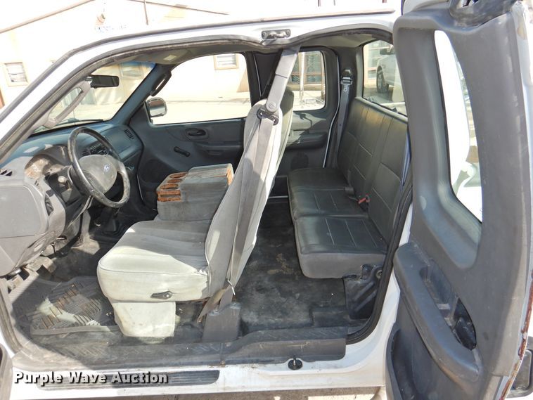 image for item HU9601 2003 Ford F150  SuperCab pickup truck