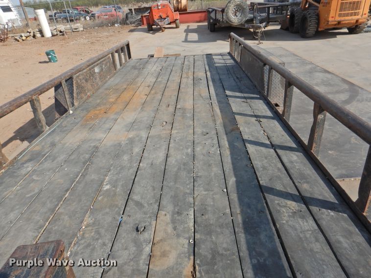 image for item HU9602 2009 Texas Bragg utility trailer