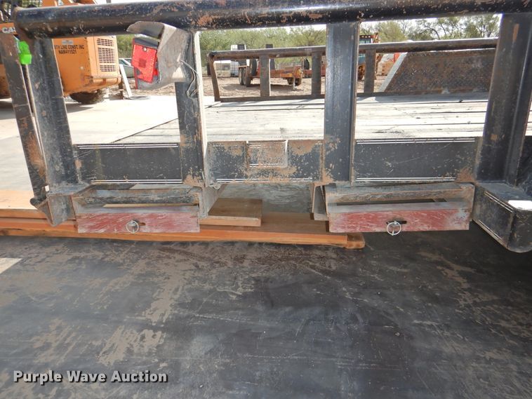 image for item HU9602 2009 Texas Bragg utility trailer