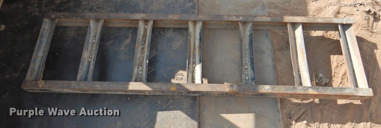 image for item HU9602 2009 Texas Bragg utility trailer