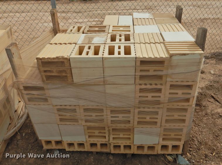 image for item HU9603 (14) pallets of brick