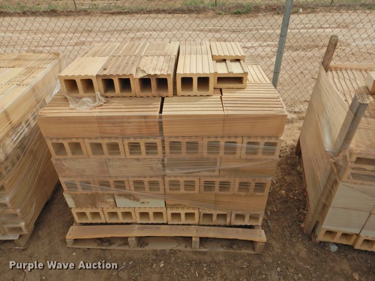 image for item HU9603 (14) pallets of brick