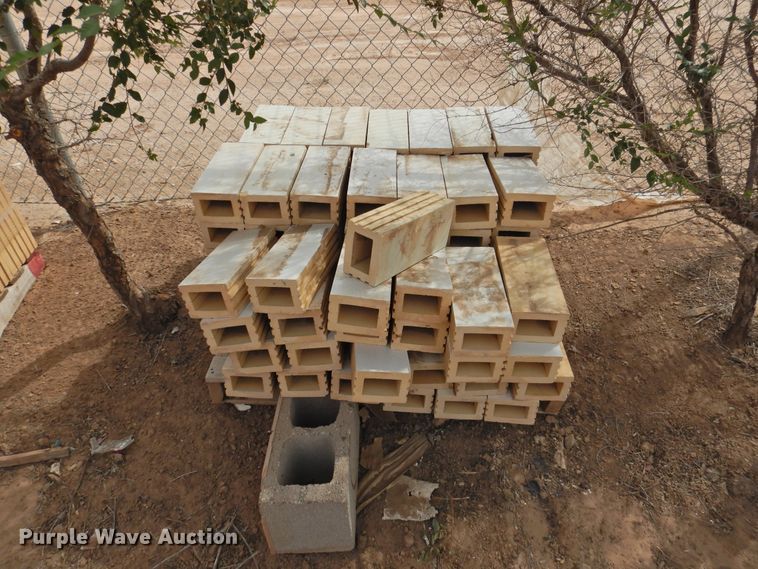 image for item HU9603 (14) pallets of brick