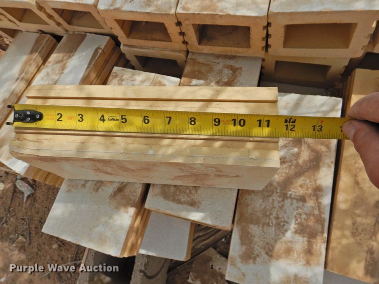 image for item HU9603 (14) pallets of brick