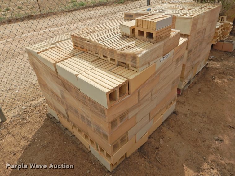 image for item HU9603 (14) pallets of brick