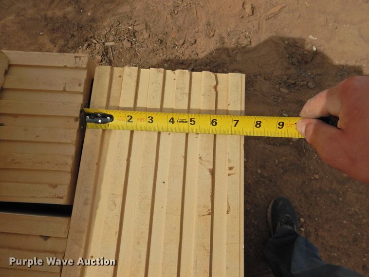 image for item HU9603 (14) pallets of brick