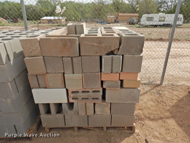 image for item HU9603 (14) pallets of brick