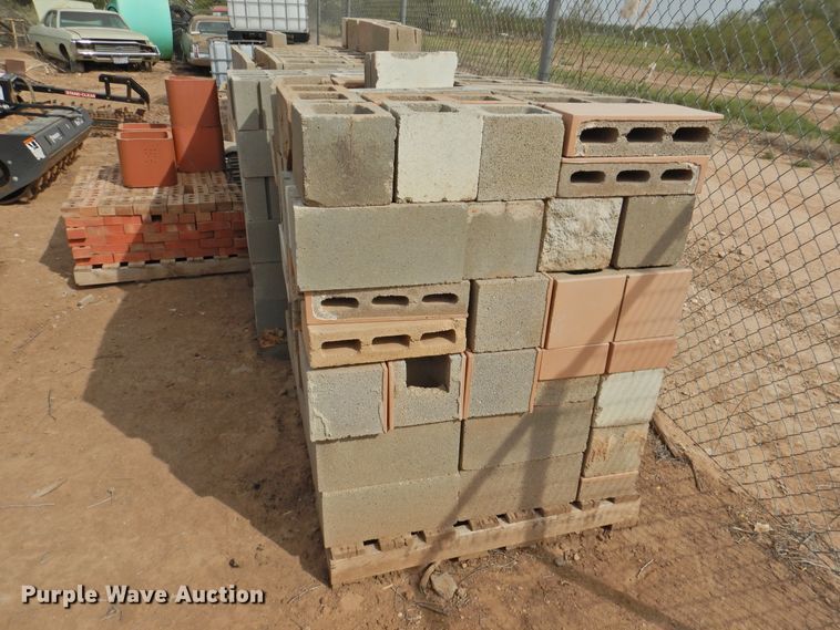 image for item HU9603 (14) pallets of brick