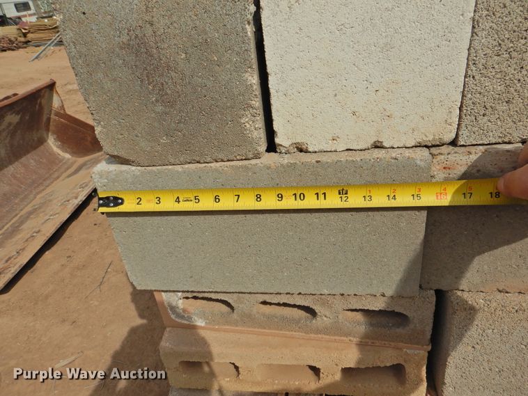 image for item HU9603 (14) pallets of brick