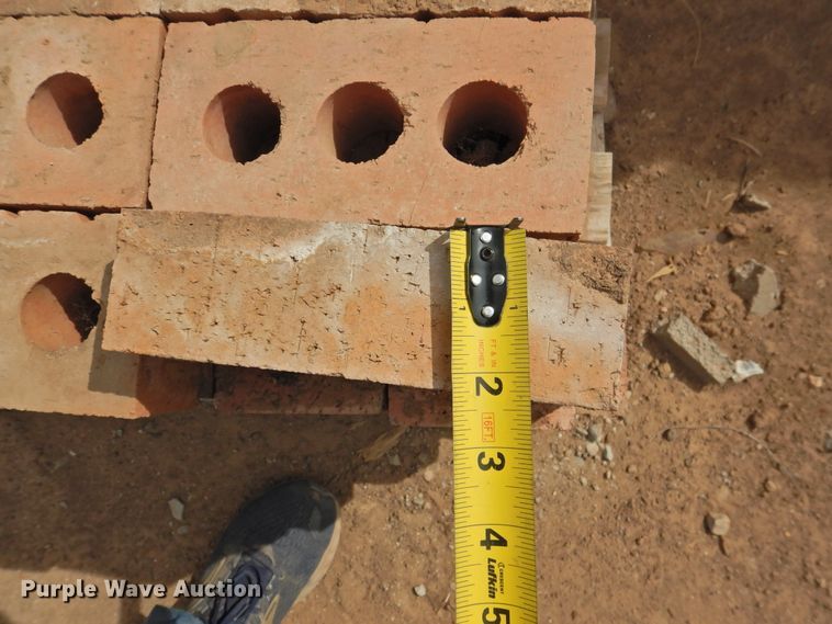 image for item HU9603 (14) pallets of brick
