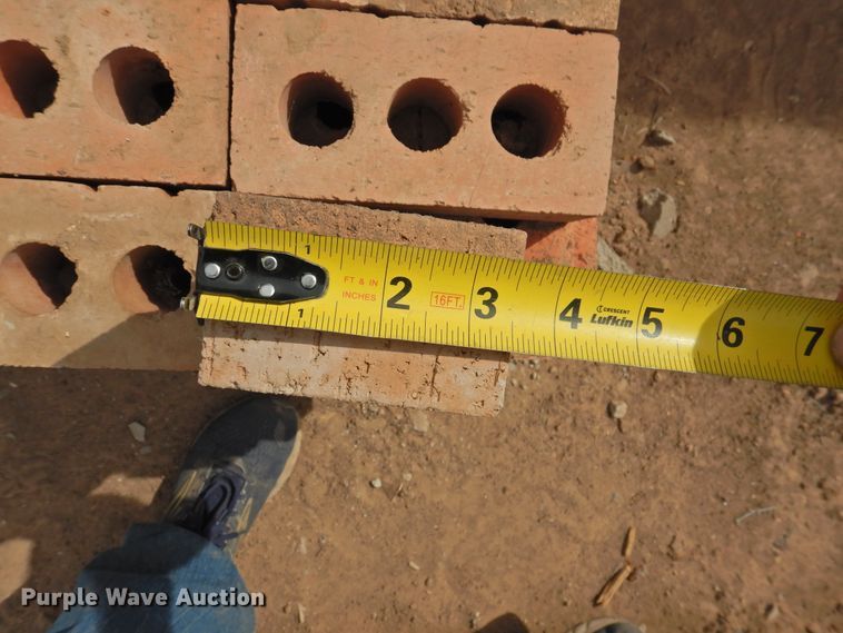 image for item HU9603 (14) pallets of brick