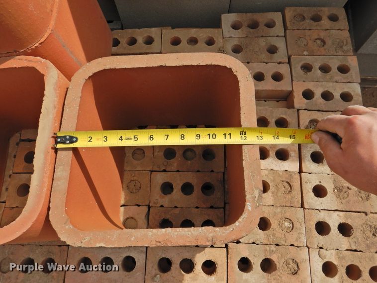 image for item HU9603 (14) pallets of brick