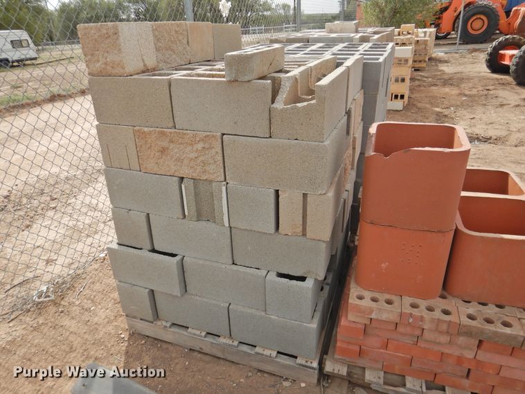 image for item HU9603 (14) pallets of brick