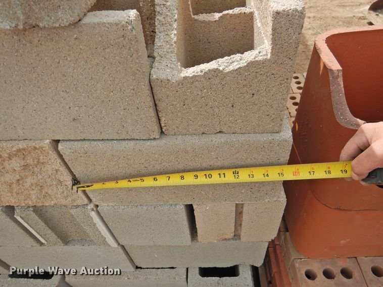 image for item HU9603 (14) pallets of brick