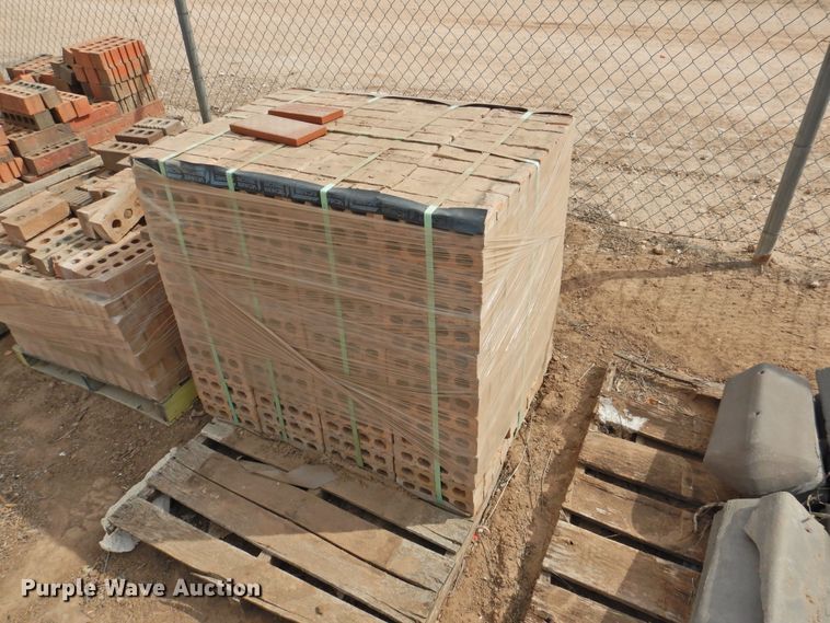 image for item HU9603 (14) pallets of brick
