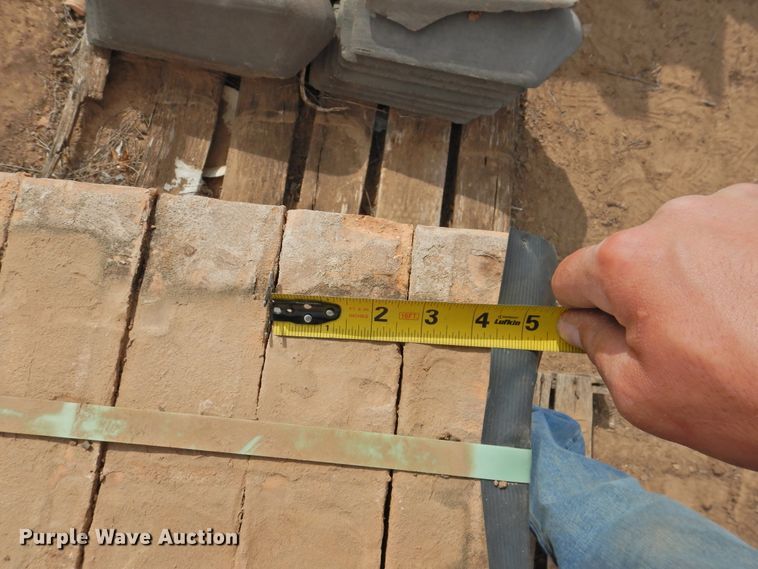 image for item HU9603 (14) pallets of brick