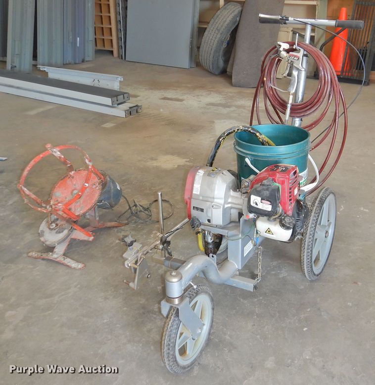 image for item HU9609 Titan Speeflo PowerLiner 850 paint striper