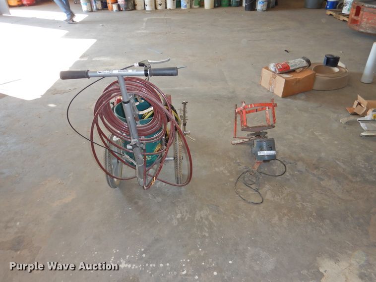 image for item HU9609 Titan Speeflo PowerLiner 850 paint striper