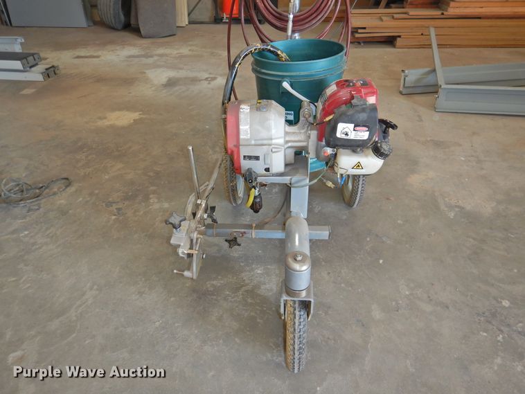 image for item HU9609 Titan Speeflo PowerLiner 850 paint striper