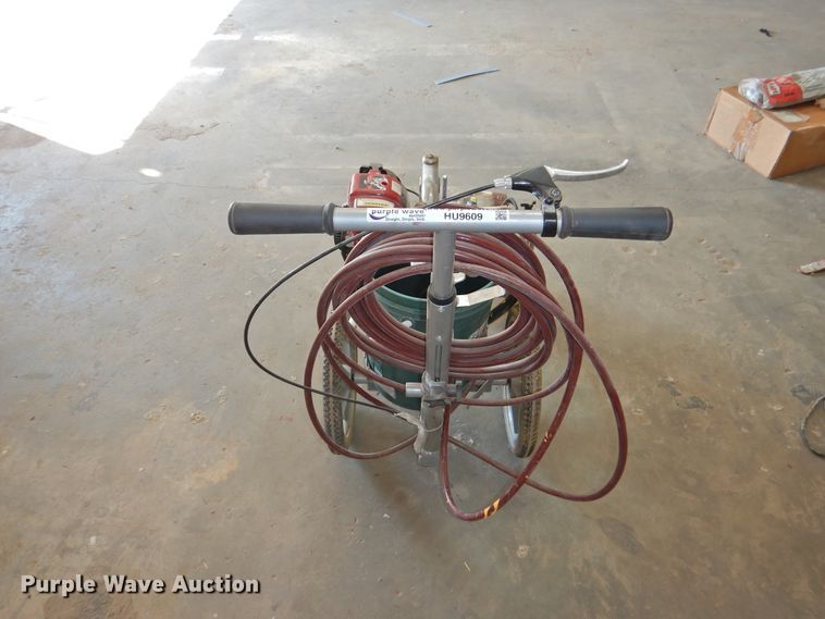 image for item HU9609 Titan Speeflo PowerLiner 850 paint striper