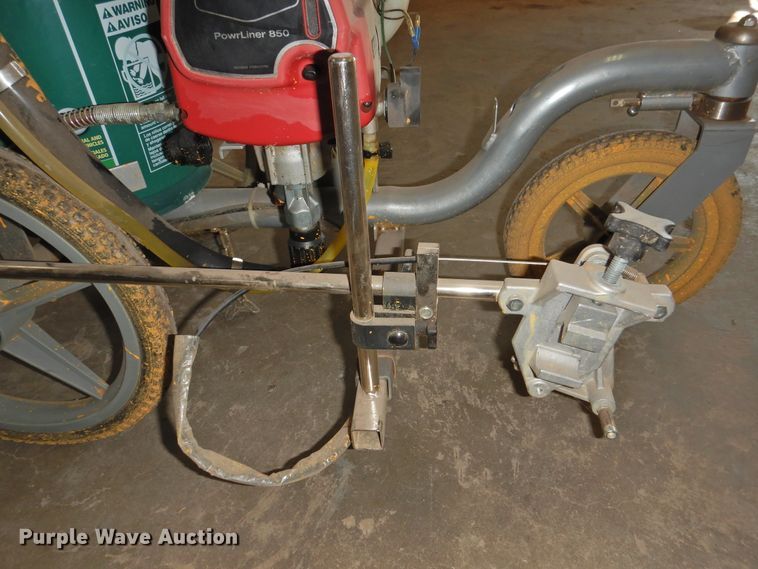 image for item HU9609 Titan Speeflo PowerLiner 850 paint striper