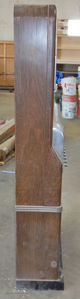 image for item HU9610 National cigarette vending machine