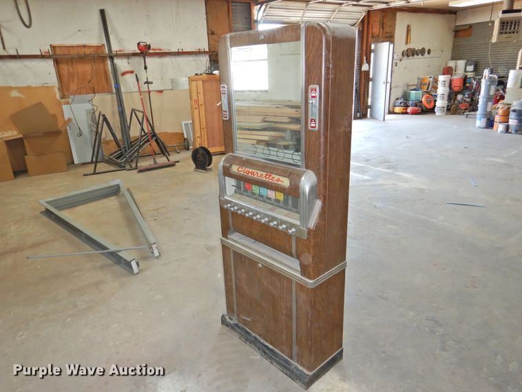 image for item HU9610 National cigarette vending machine