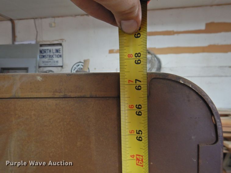 image for item HU9610 National cigarette vending machine