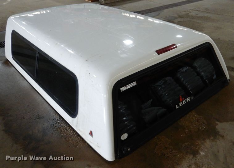 image for item AF9942 Leer pickup truck topper