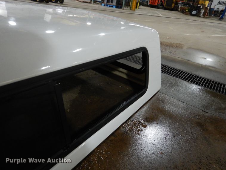 image for item AF9942 Leer pickup truck topper