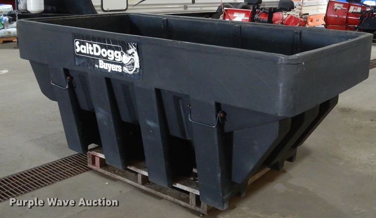 image for item AF9945 Salt Dog 2000 spreader