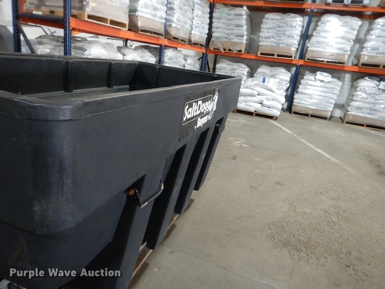 image for item AF9945 Salt Dog 2000 spreader